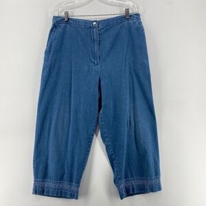 Alfred Dunner Jean Shorts Women's Size 14  Blue Denim Capris Button Zip Closure